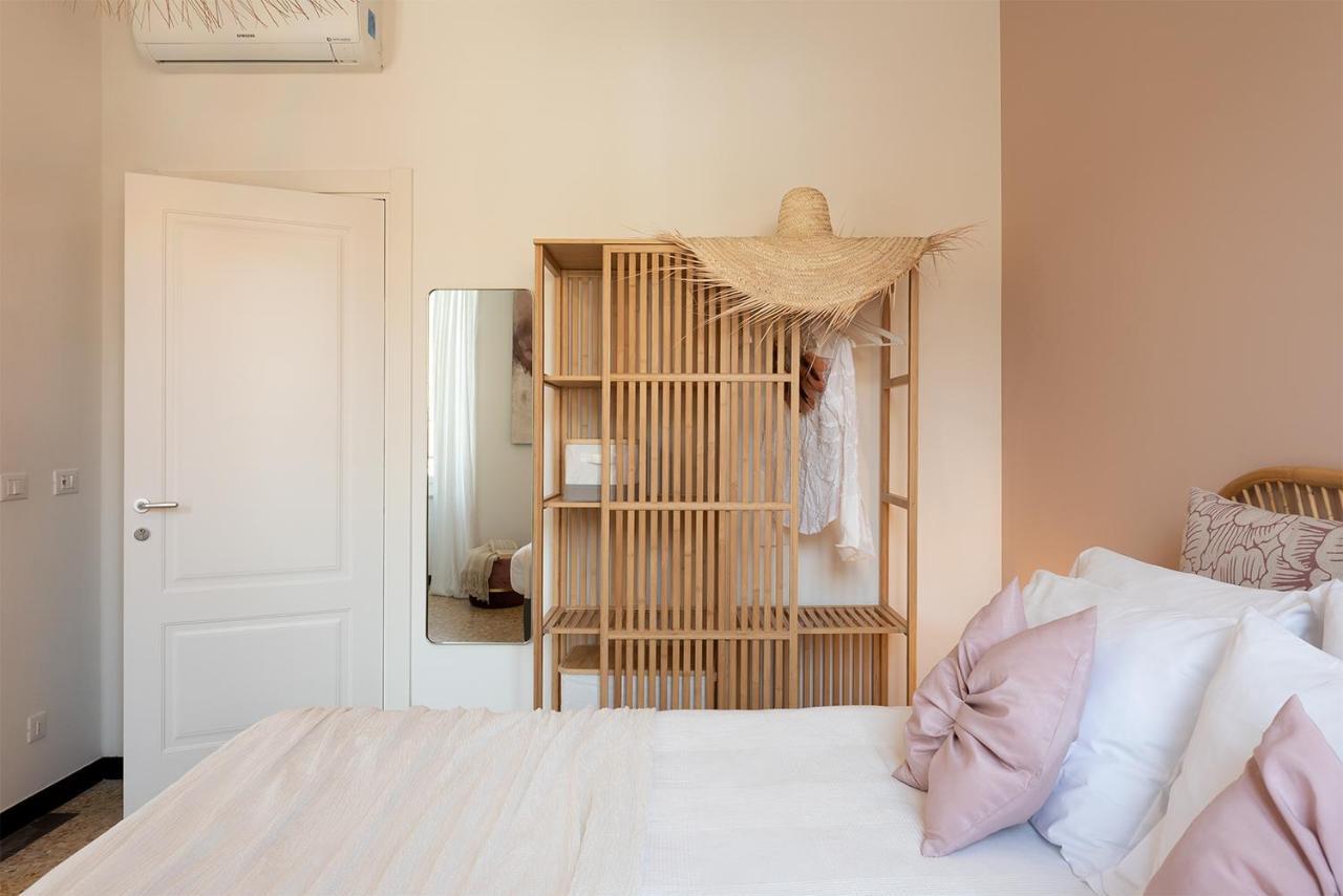 Ensemble Rooms Di Vayadu Alassio Exteriör bild