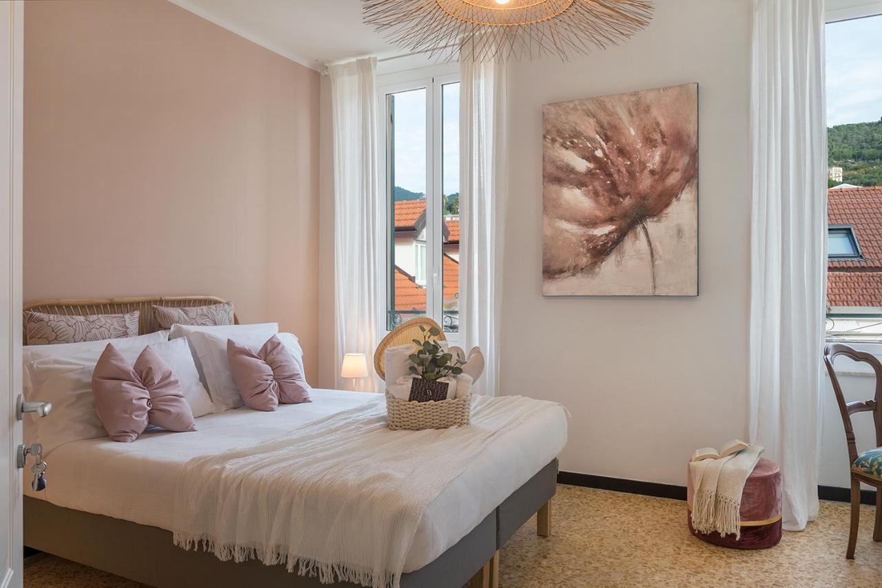 Ensemble Rooms Di Vayadu Alassio Exteriör bild