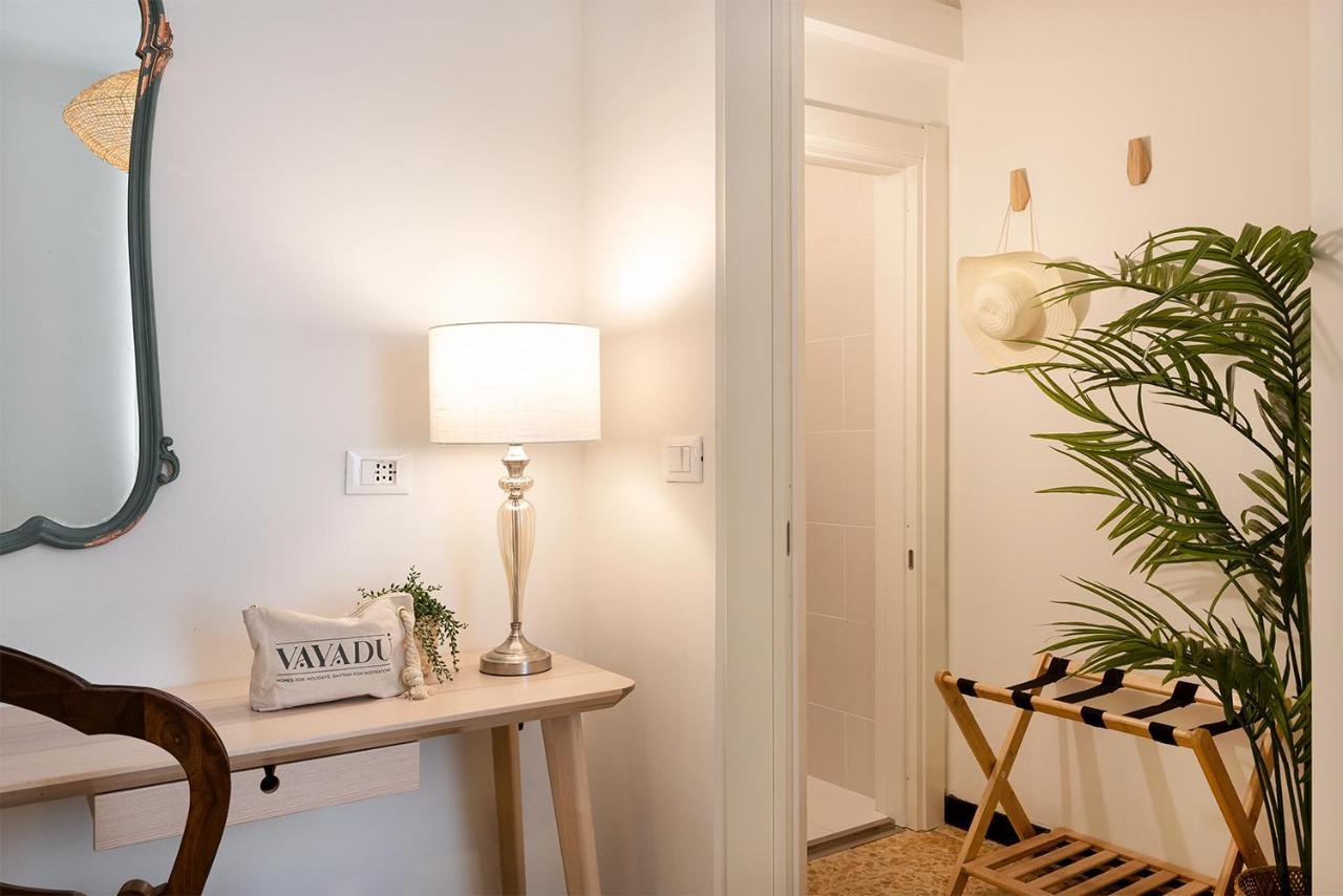 Ensemble Rooms Di Vayadu Alassio Exteriör bild